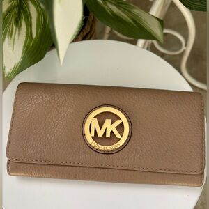 Michael Kors Folton Leather Wallet